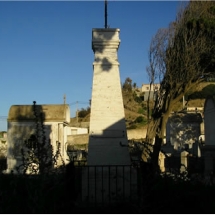 stele-memorial-ancien-cimetiere stele-memorial-ancien-cimetiere