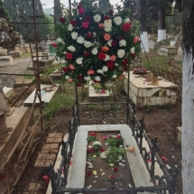 fleurs-tombe-hugues